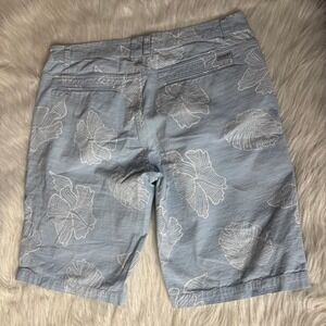 GUESS Mens Light Blue Floral Print Casual Shorts Size 33